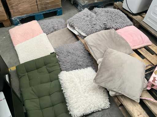 Diverse sierkussens (17x)