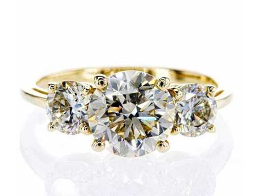 Wunderschöner Luxusring Natur, eleganter gelber Diamant 3,22 Karat