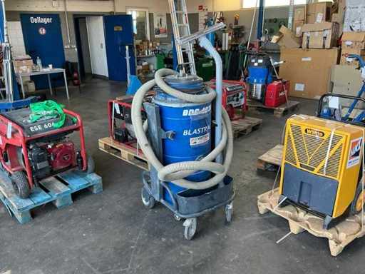 2016 BLASTRAC BDC-1330 Industrial Vacuum Cleaner Defective