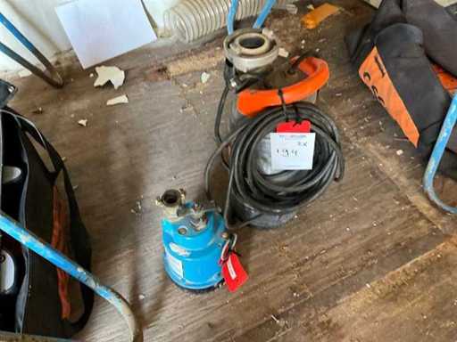 Submersible pump (2x)