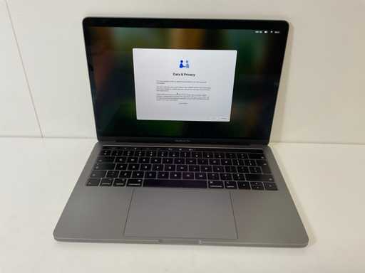 Apple MacBook Pro 13", Core(TM) i5 8ª generazione, 16 GB di RAM, 256 GB NVMe Laptop