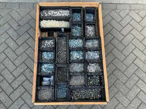 Lot - Würth - Construction and fastening material