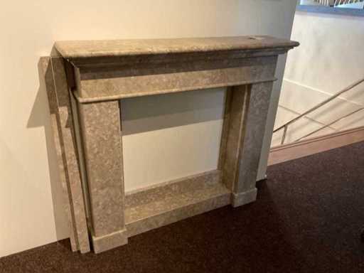 Kamin aus Naturstein