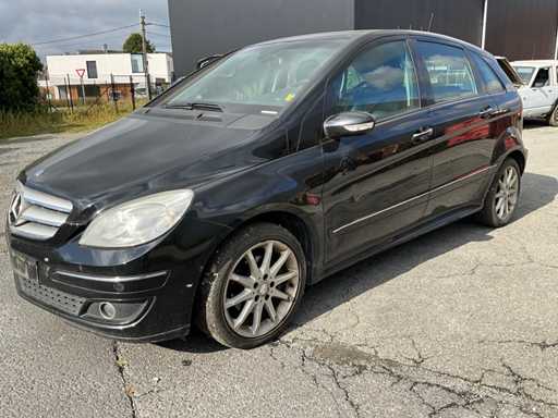 Mercedes-Benz B 180 CDI Passenger car for spare parts