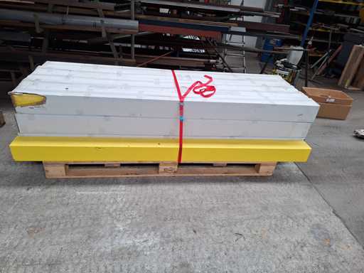 16 manchons carrés en métal jaune / décoratifs