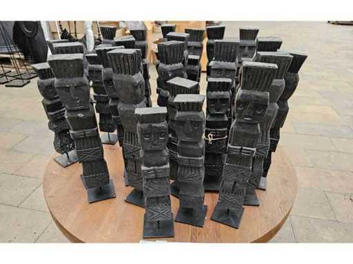 Set mare: 40 de figurine cult africane făcute manual din lemn