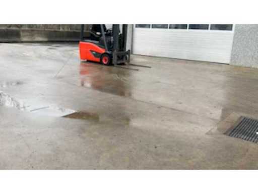 05eb1020-b7e6-4f4a-8925-3c3390b3839a.mp4