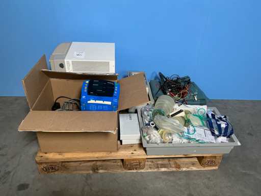 Batch of medical equipment