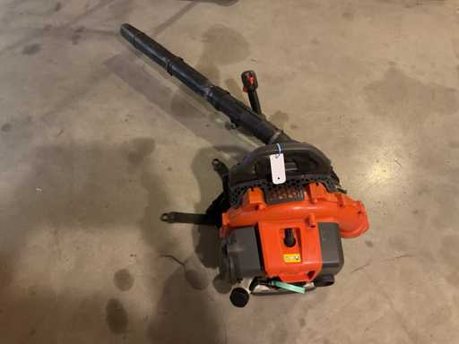Husqvarna 350 BT Leaf Blower