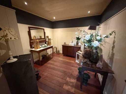 Full content Wedding room