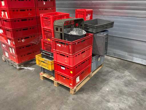 Batch of various stacking crates (22x)