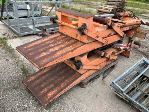 Hydraulic ramp
