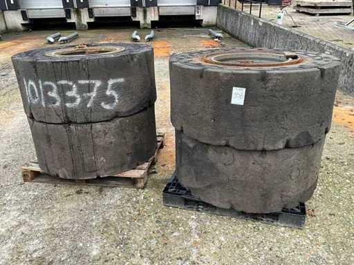 20,5-25 Massivgummi-Industriereifen mit Felge (4x)