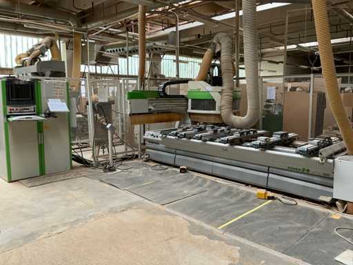 2004 BIESSE Rover 24 ATS 3-Axis machining center