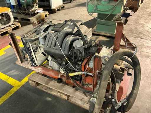 Moteur diesel Mercedes-Benz avec pompe hydraulique