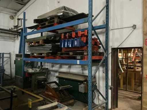 Partij oude metalen en machines