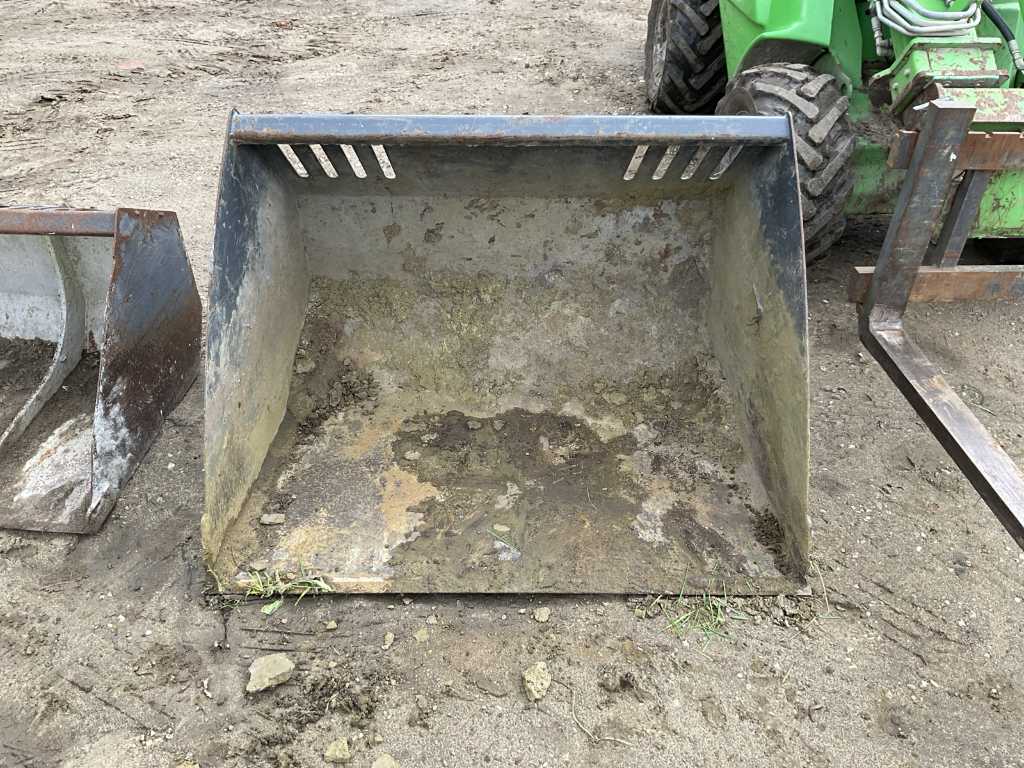 Avant Soil Bucket