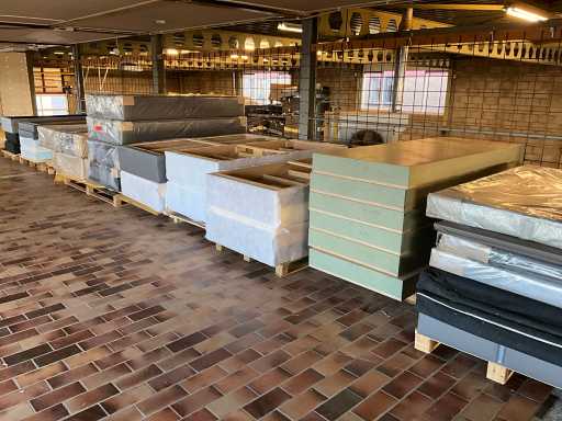 Partij boxsprings en halffabricaten