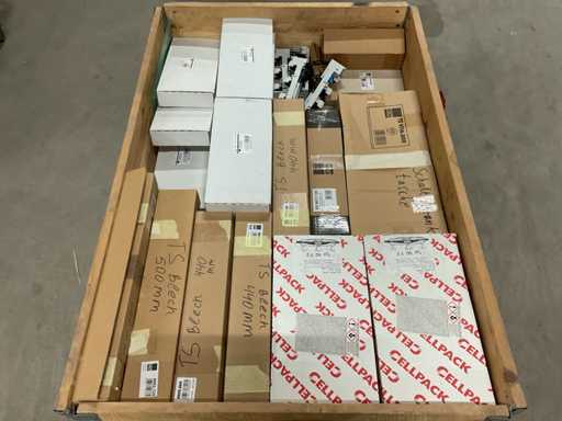 Lotto di materiale per l'installazione