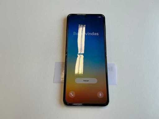Samsung ZFlip 4 Mobile Phone