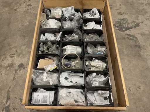 Un lot de material de instalare