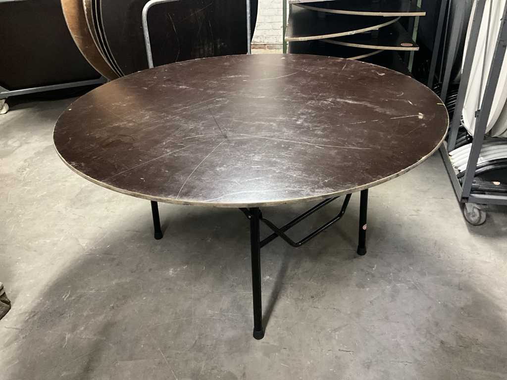 9 round folding banquet tables
