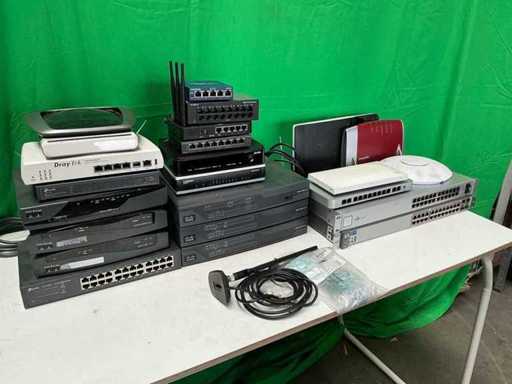 Cisco, Unifi, tp-link, HP, etc - Wifi, router & switch (25x)