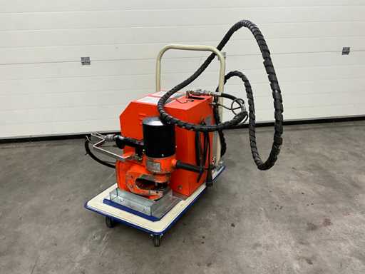 Alfra APS120 avec poinçonneuse à pompe hydraulique