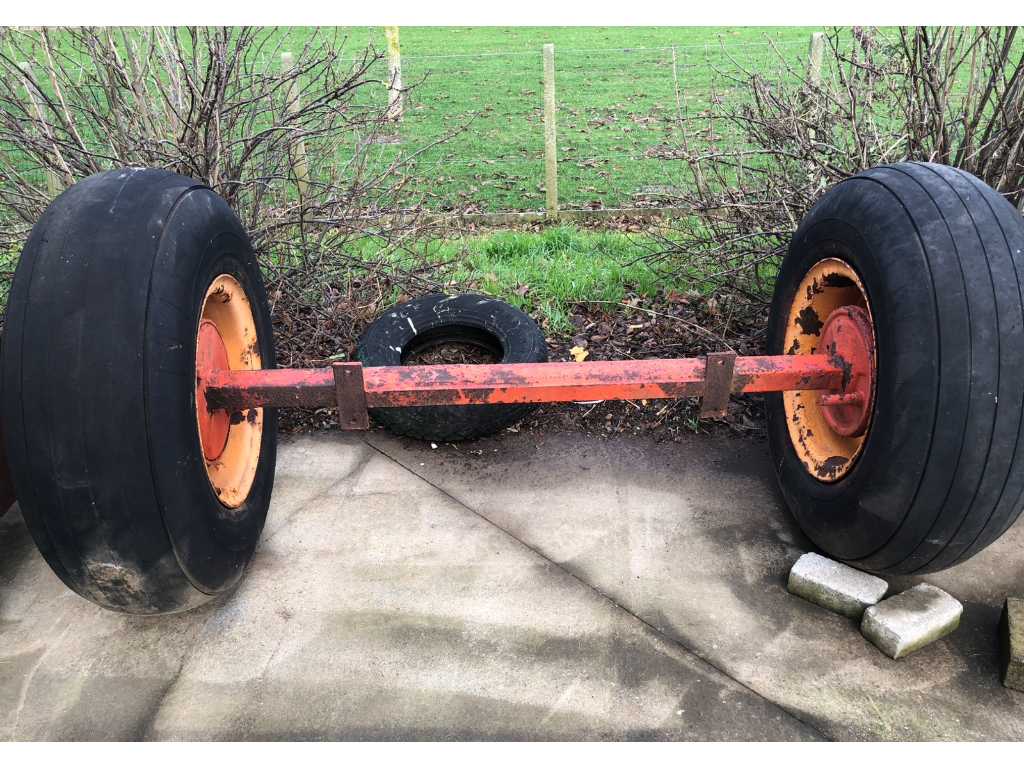 Wheel axle with aircraft tyres