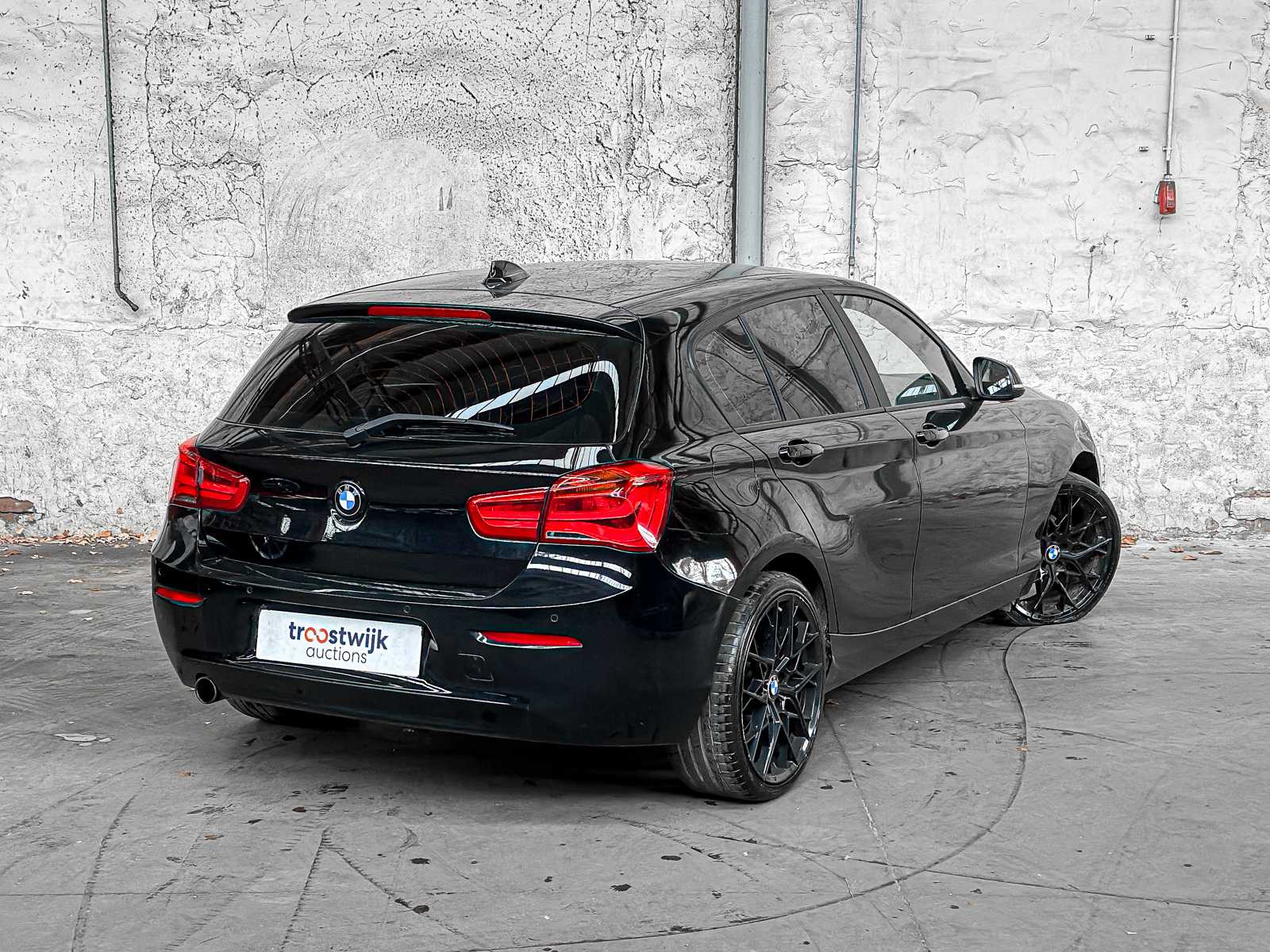 BMW 118i Corporate Lease High Executive 1-serie 136PK 2018