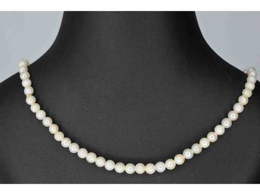 Pearl Necklace
