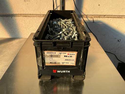 Würth 11,64 kg Boulon M8 x 35 dans un contenant empilable