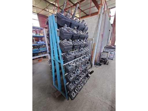 Supporto in metallo con portautensili