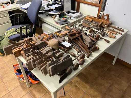 Serie de unelte vintage pentru prelucrarea lemnului