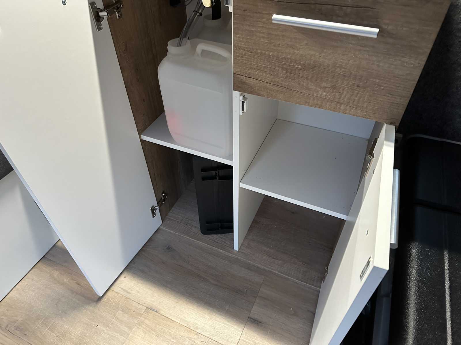 Volkswagen Transporter 7J0 T5 2.0 L1H1 84kW Camper 116pk 2012, HXR-32-F