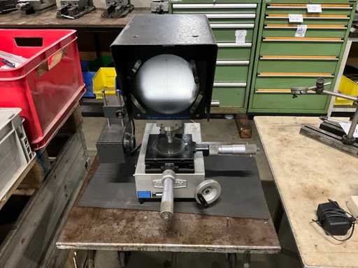 Werth Junior150 Optical profile projector