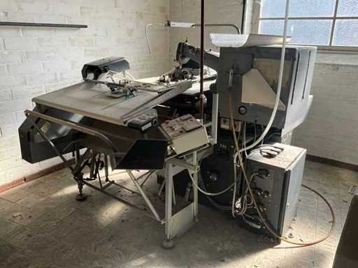 Adler 804 2-0 Pocket Attachment Machine