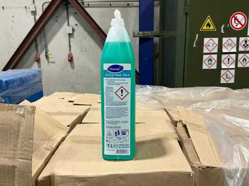 Agentul de curățare Diversey Suma Total D2.4 (570x)