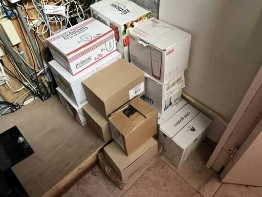 Lot de pahare în cutie