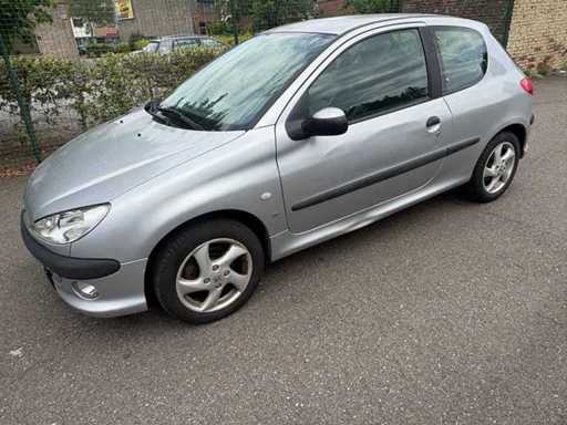 Peugeot - 206 - 1.6-16V XS - Car - 2001