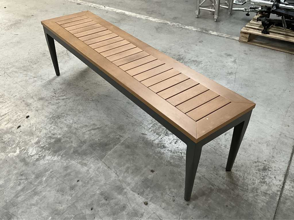 Aluminium patio table LIV•OUT Punk