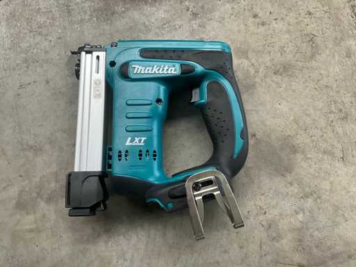 Accu Nietmachine MAKITA BST221 met partij nieten
