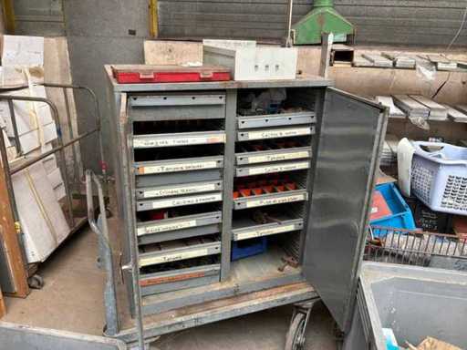 Gereedschapsmeubels met inhoud