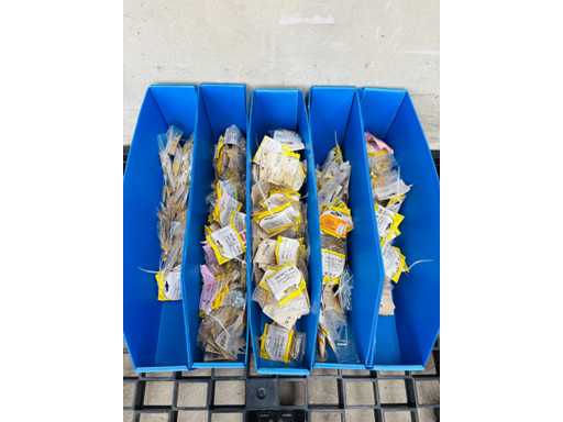 BRICORAMA (x450 Packs) Holzschrauben – verschiedene Köpfe / Durchmesser / Länge (enthalten in 5 Ausgussschalen)