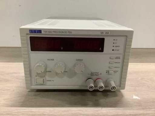 Aim TTi TSX1820 alimentation de développé couché