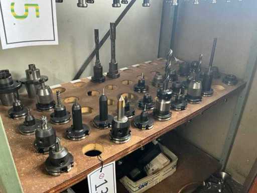 Assortiment van verschillende freesgereedschappen/houders SK40