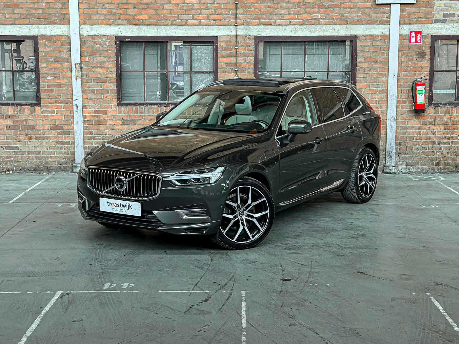 Volvo XC60 2.0 T8 Twin Engine AWD Inscription R-Design 303pk 2019, R-244-TZ