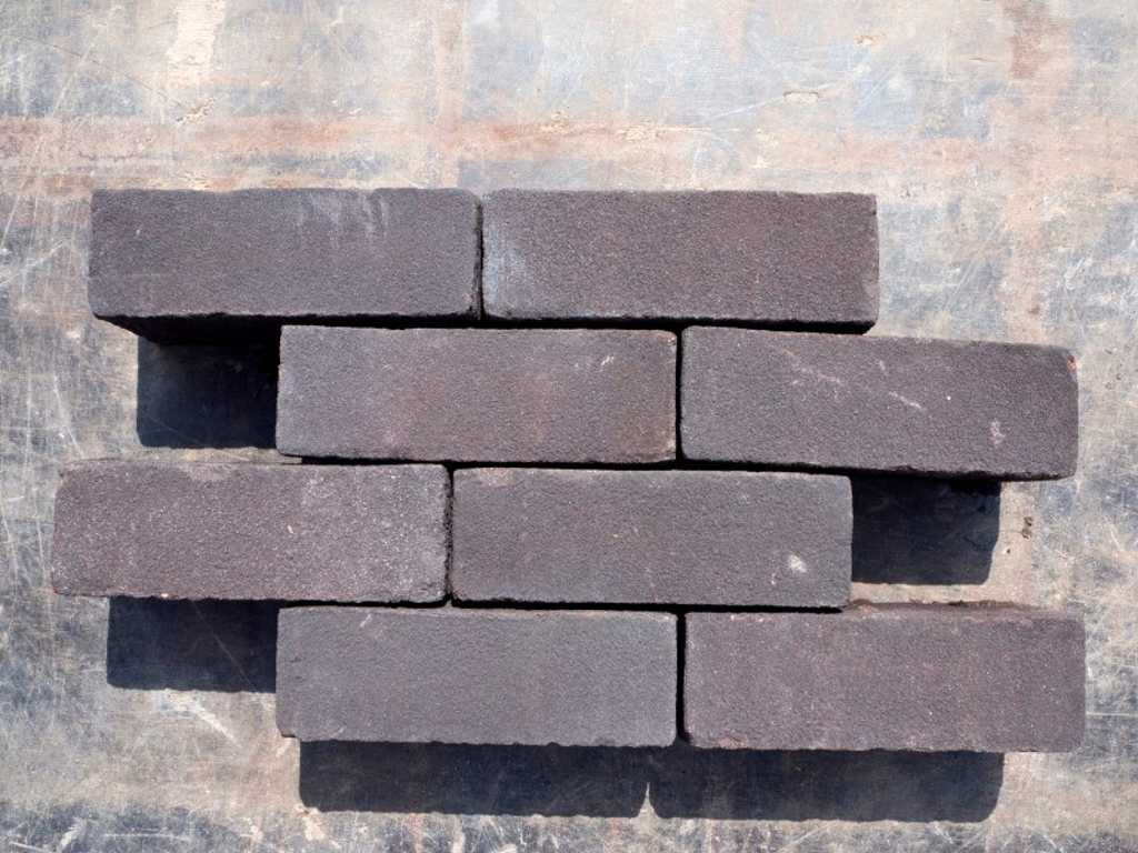 Old baked bricks 4,7m²