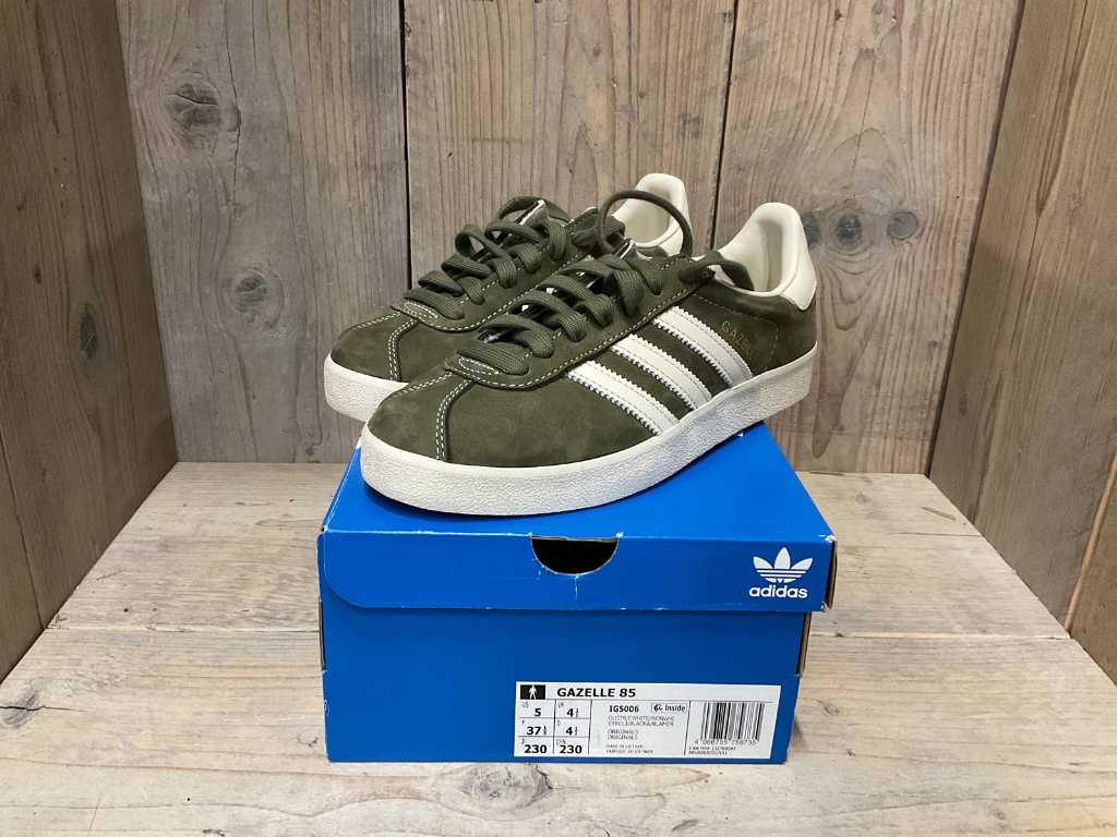 Gazelle sales size 3