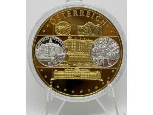 Médaille commémorative en cuivre plaqué or et argent – modèles autrichiens européens, diamètre de 40 mm.